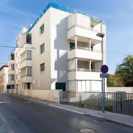 Modern Center With Terrace Διαμέρισμα Σπλιτ
