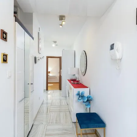Modern Center With Terrace Apartment Split