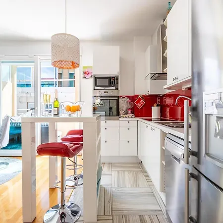 Beachside Comfort In With Terrace Split