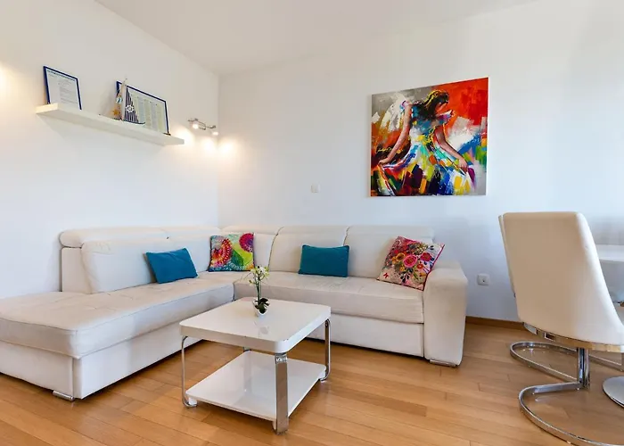 Beachside Comfort In With Terrace Διαμέρισμα *