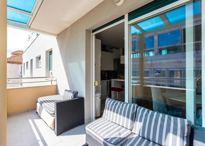 Beachside Comfort In With Terrace Διαμέρισμα Σπλιτ