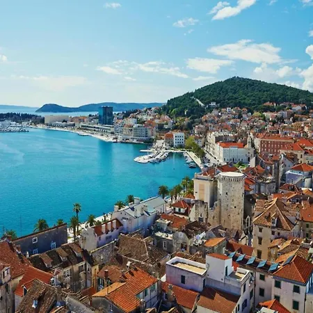 Beachside Comfort In With Terrace Апартаменты