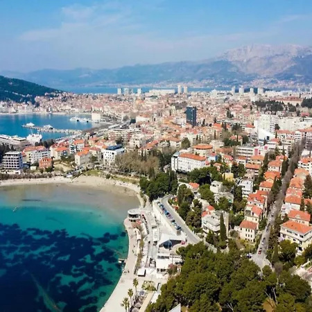 Beachside Comfort In With Terrace Сплит